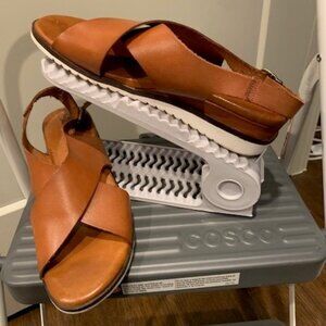 Bertuchi Made in Spain Brown Leather Sandals